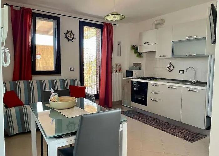 Attico Acquaviva Vicino Centro Storico Apartamento