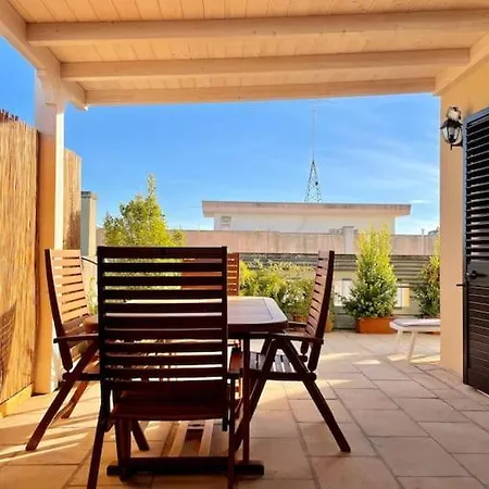 アパート Attico Acquaviva Vicino Centro Storico オートラント